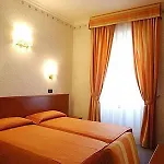 Dina Hotel 3*