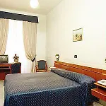 Hotel Dina 3*
