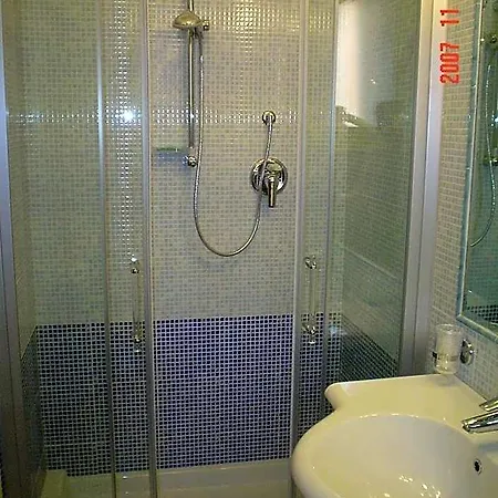 Dina Hotel