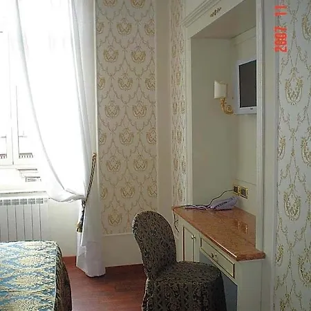 Hotel Dina 3*