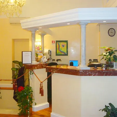 Hotel Dina 3*