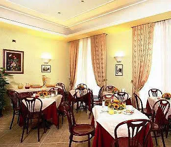 Dina Hotel 3*