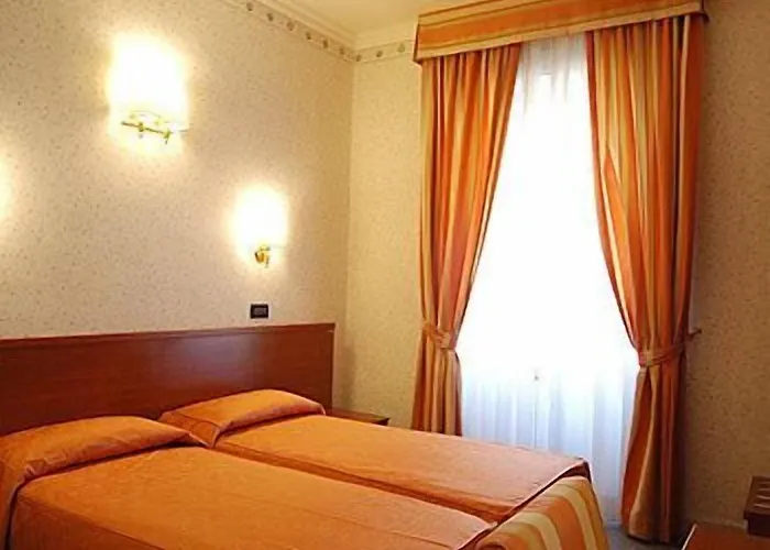 Dina Hotel 3*