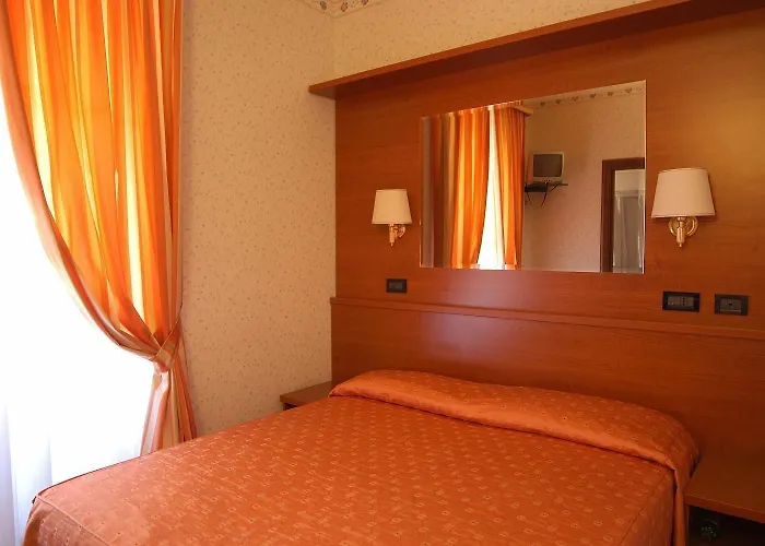 Hotel Dina 3*