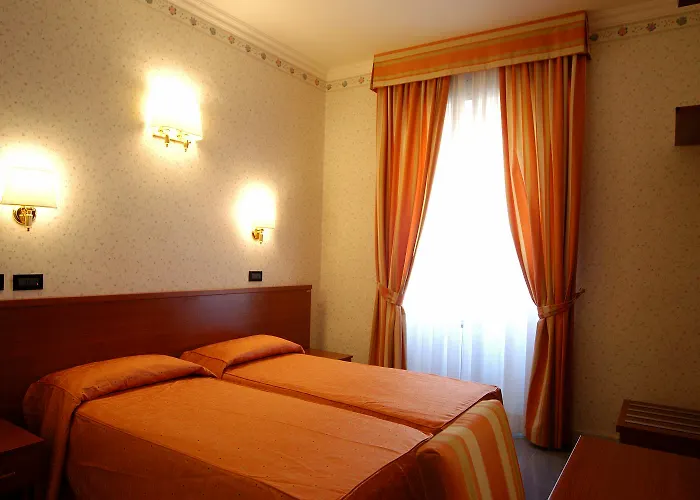 Hotel Dina 3*