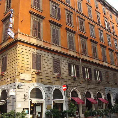 迪娜酒店 酒店